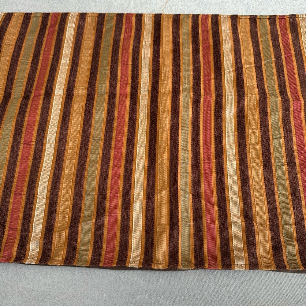 Signature Homestyles Table Runner